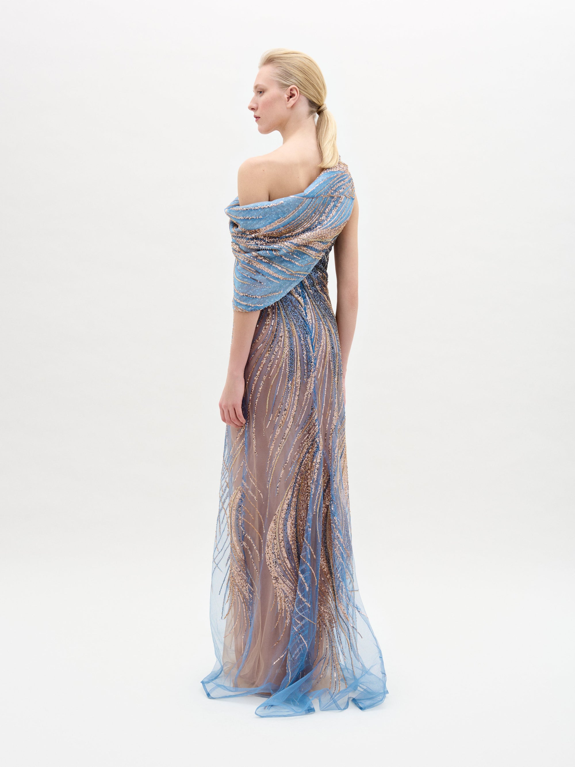 RAYODELUNA-BLUESHADOW_Back_HolidayCapsule2025