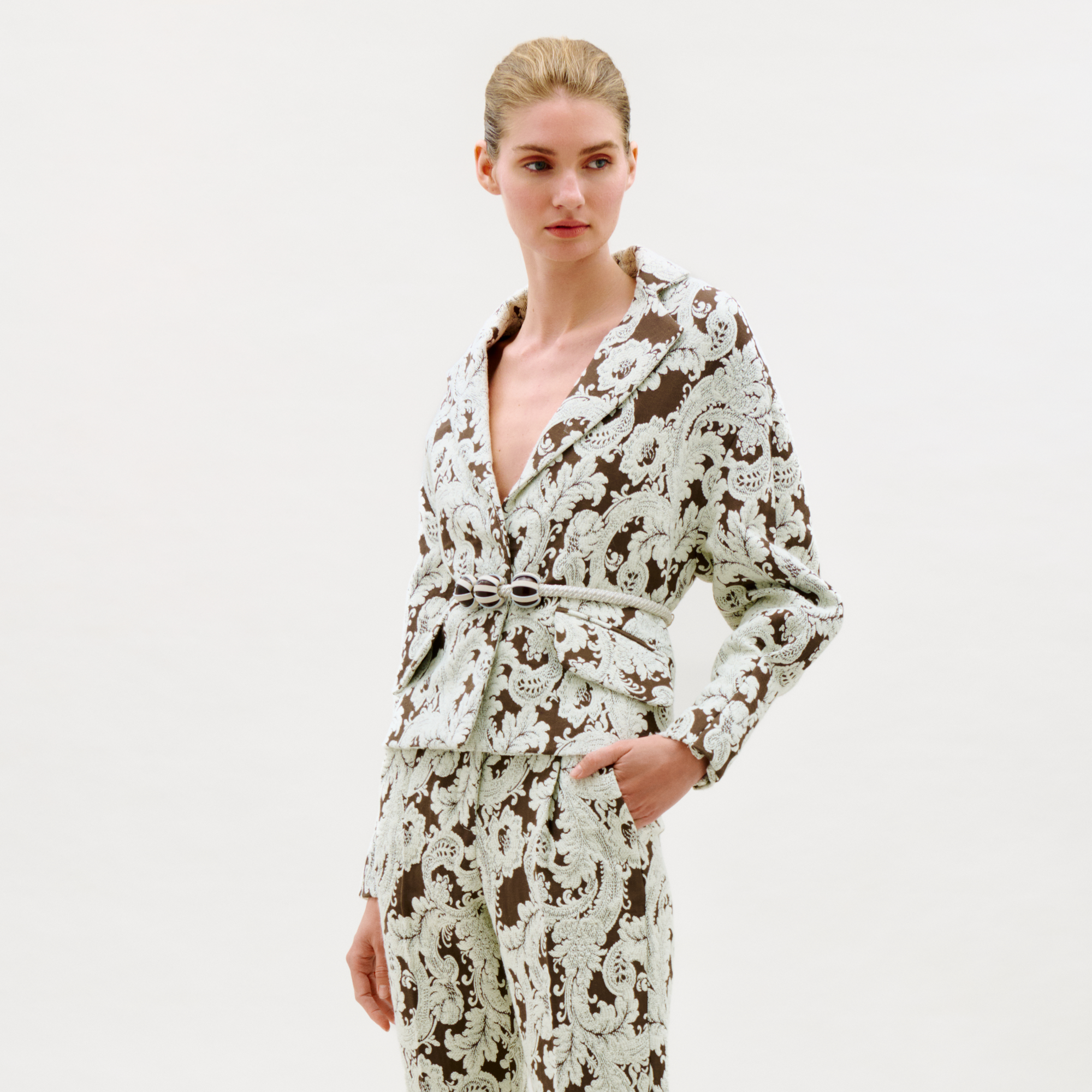 00___Sorrento_Jacket__White_and_brown__FALL_2026_FRONT