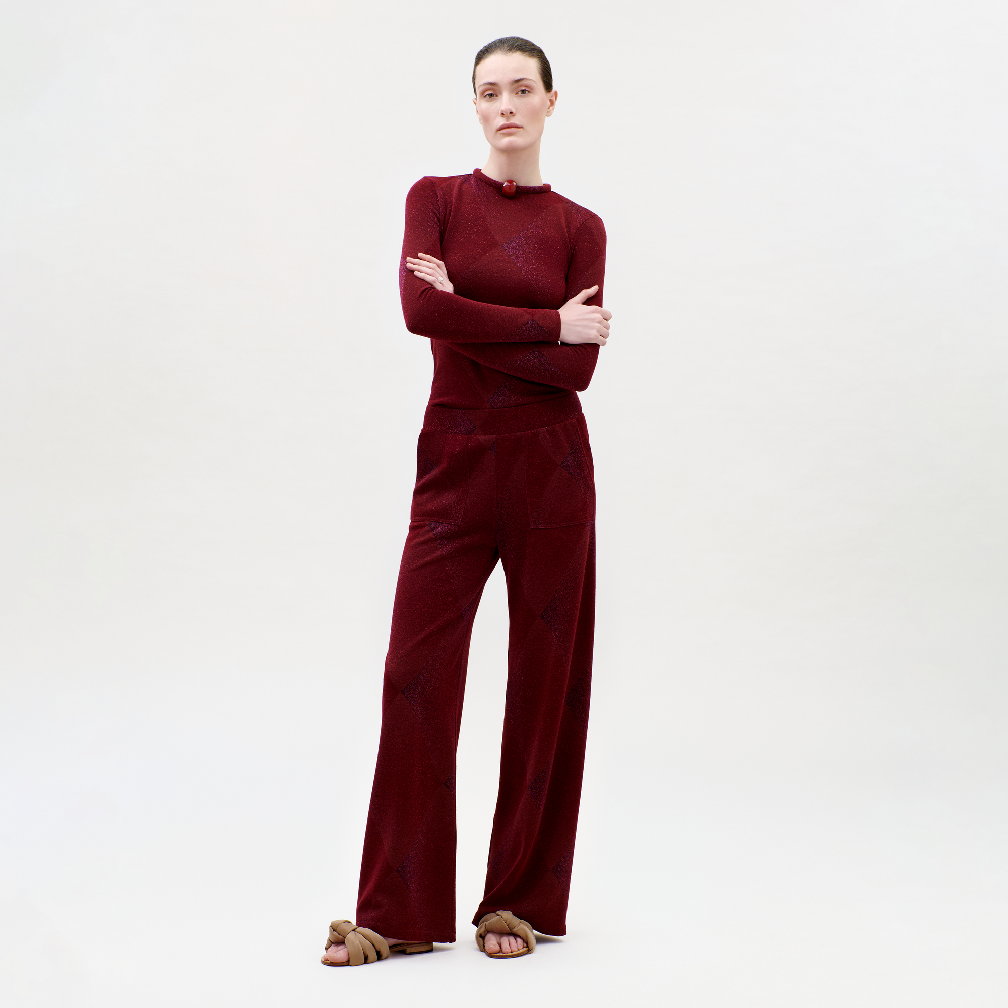 16_ColbiePant_Burgundy_HOLIDAYCAPSULE2026_FRONT