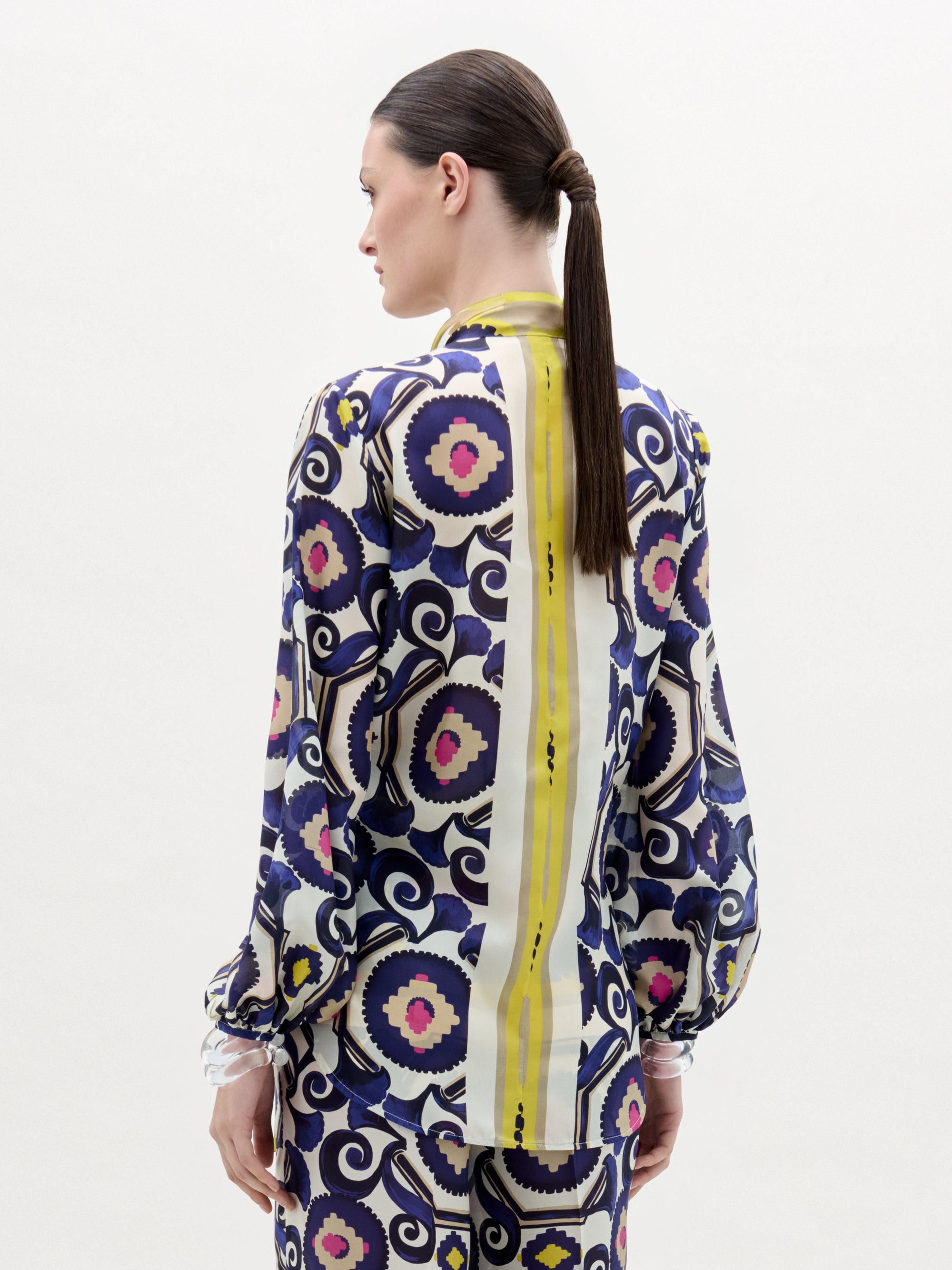 20_HoneyBlouse_YellowMosaic__PRESPRING2026_BACK