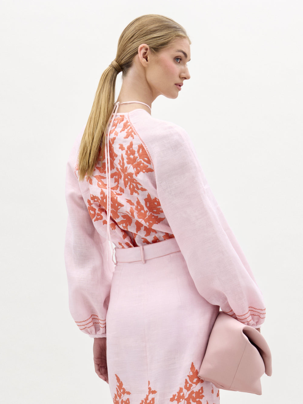 29_MolvenoBlouse_PinkOrangeEmbroidery__PRESPRING2026_BACK