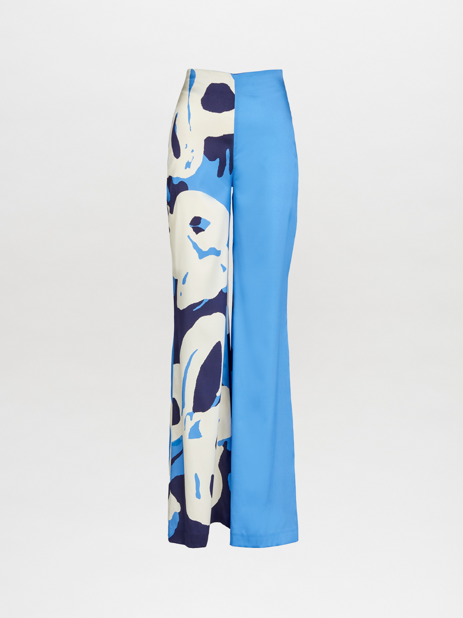 Blue and white Andie Pant Celeste Bloom with a unique print, are perfect for those who love wide-legged trousers.