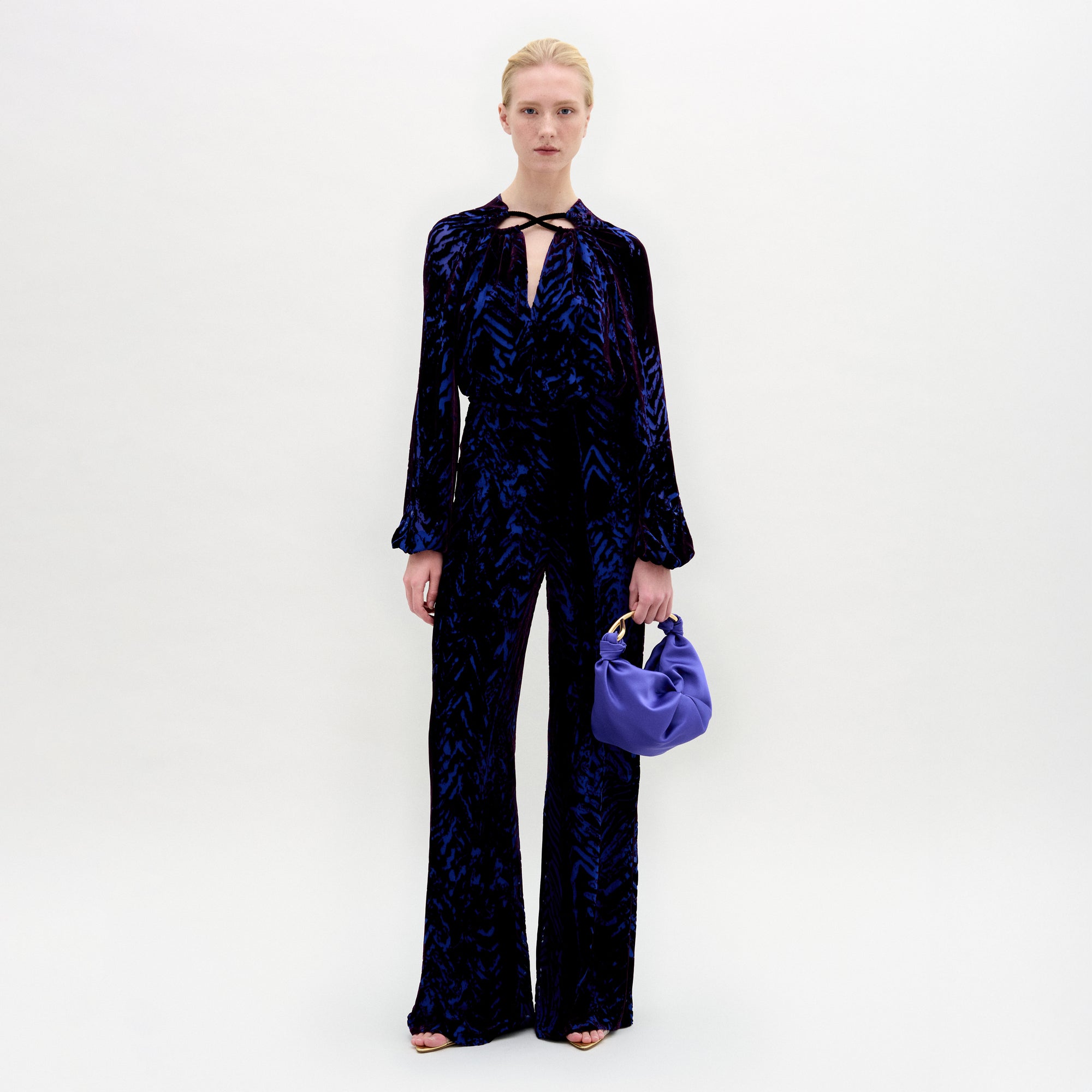COMO_PANT_-_EGGPLANT_VELVET_Front_Holiday_Capsule_2025_1eb53832-f795-434d-a1ed-0ea64a16236d