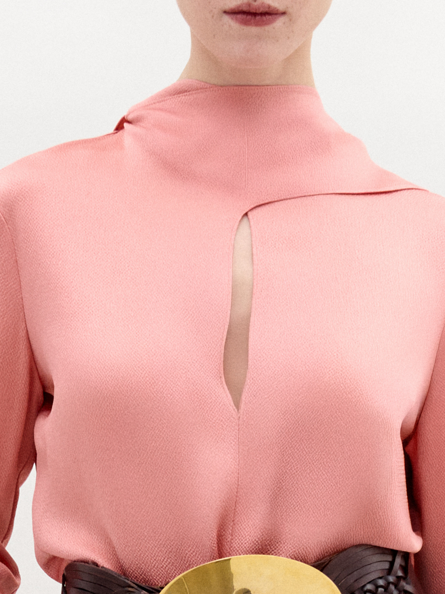 GABYBLOUSE-PEACH_DETAIL_FALL2025