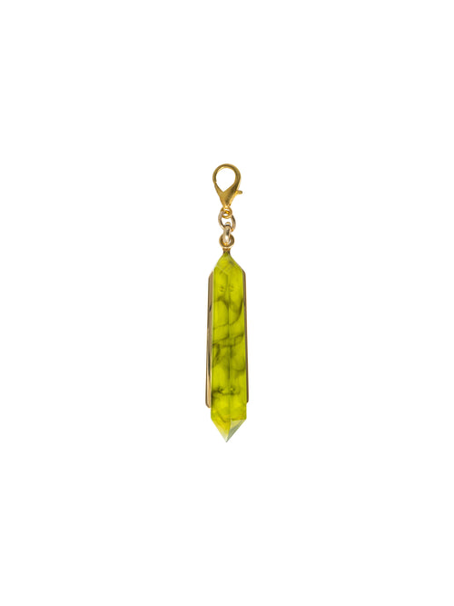 Presenting the Mariela Charm Green, a stunning green crystal pendant featuring an elegant gold clasp—perfect for that special event on August 19th or September 2nd, 2024.