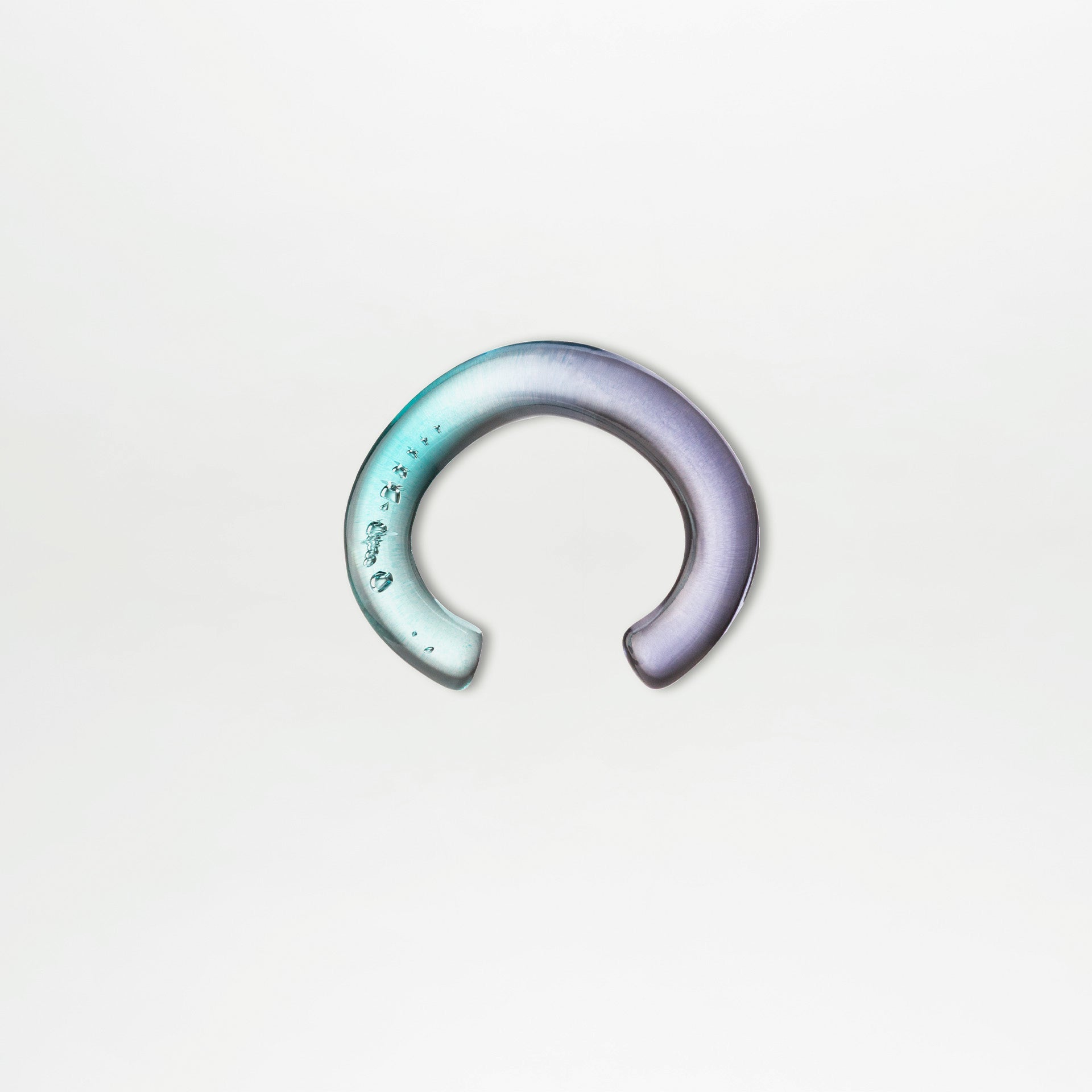 Oli_Bracelet_-_Aqua_Blue_Degrade_-_front_Spring_2026_1