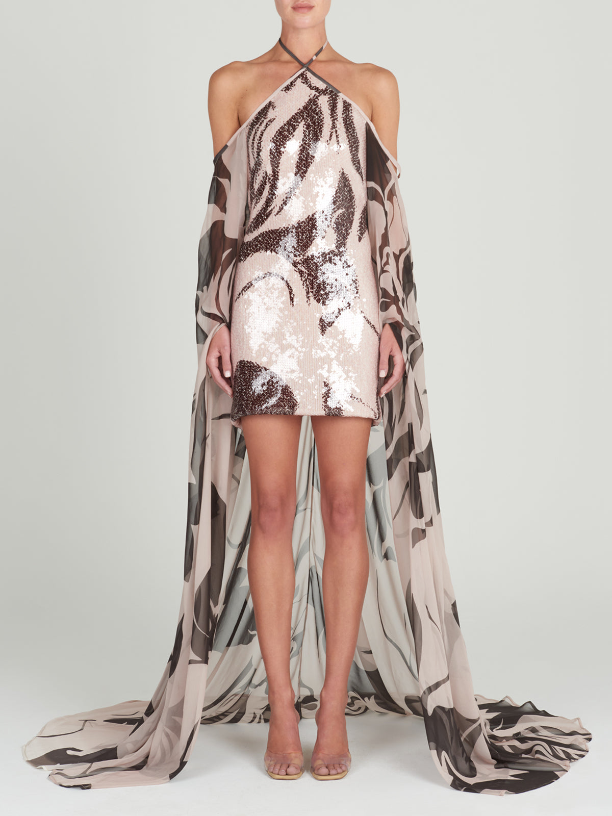 This pink and white Kavya Dress Cacao Rose features a black and white print, perfect for Resort 2024.
