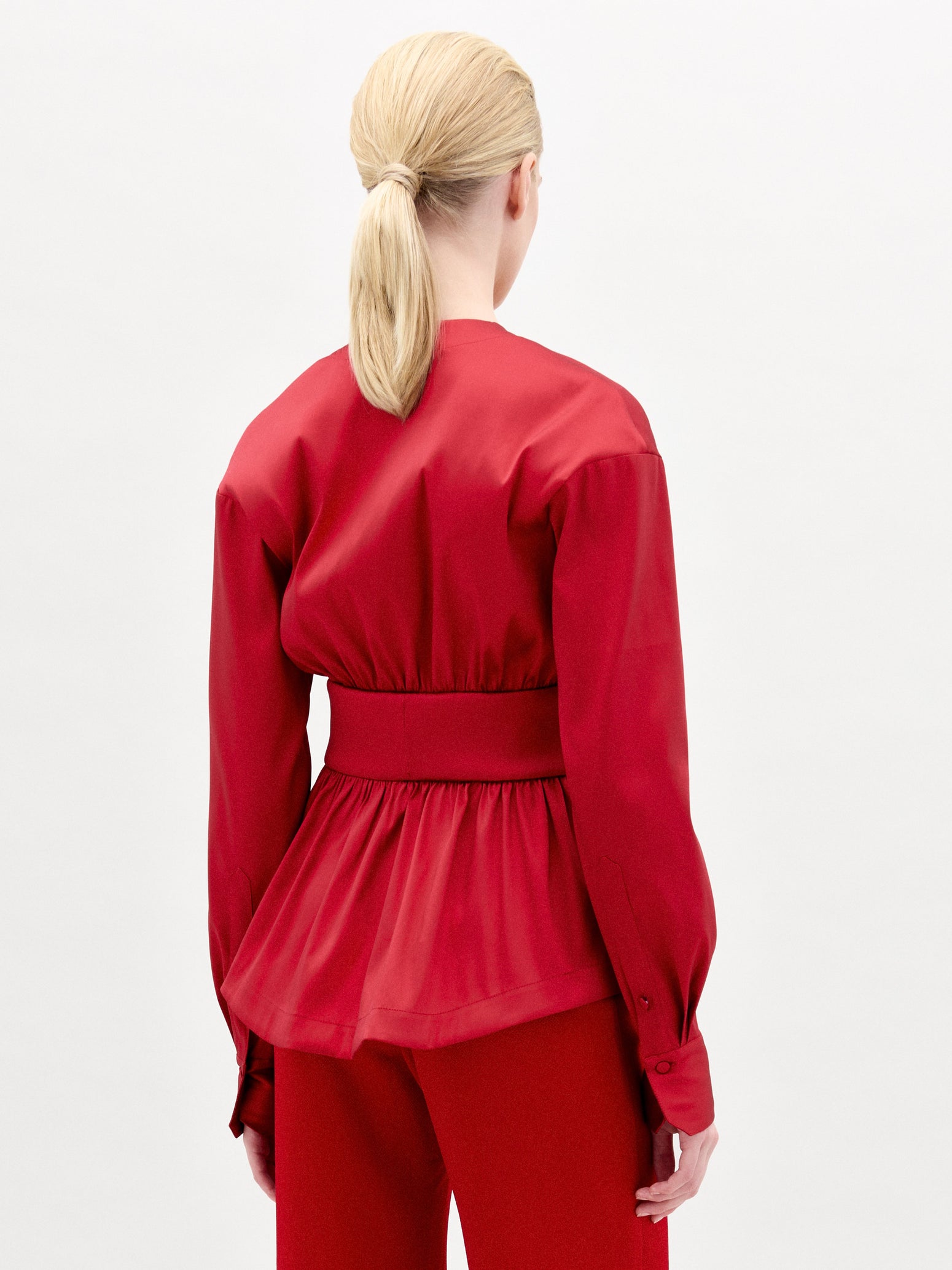 SAANVIBLOUSE-ROUGE_BACK_HolidayCapsule2025