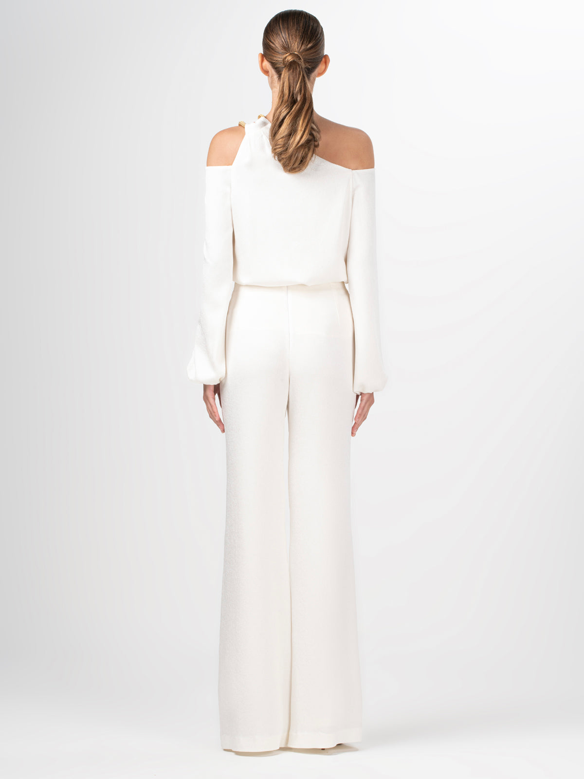 Palermo Pant White with a wide leg silhouette.