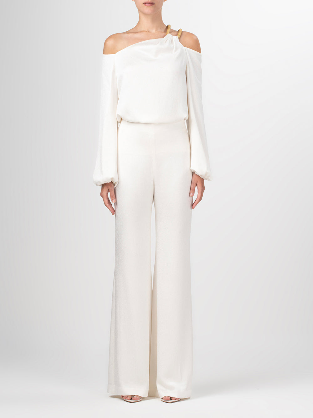 Palermo Pant White with a wide leg silhouette.