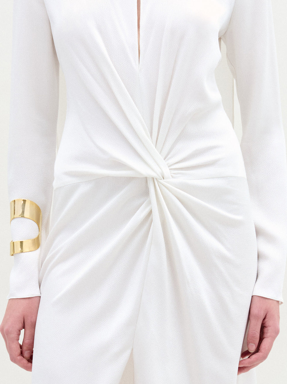 SUE_DRESS_-_WHITE_DETAIL_PRE-FALL_2025_b891ba76-a192-4398-a458-f0abda09bec2