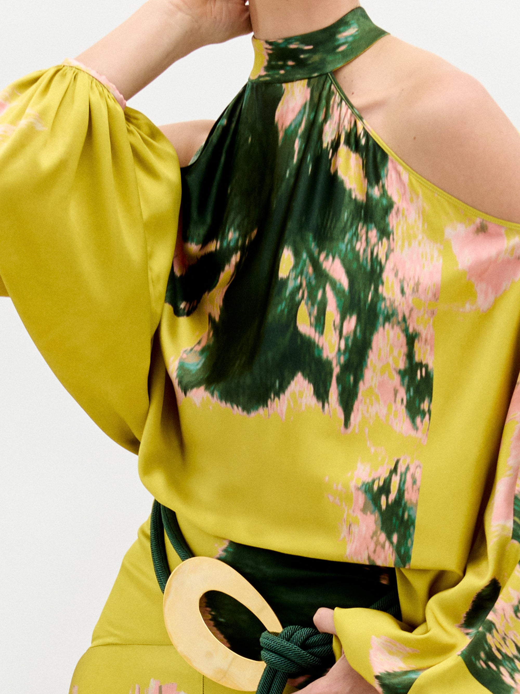 VALERIADRESS-AMBER_DETAIL_PRE-FALL2025