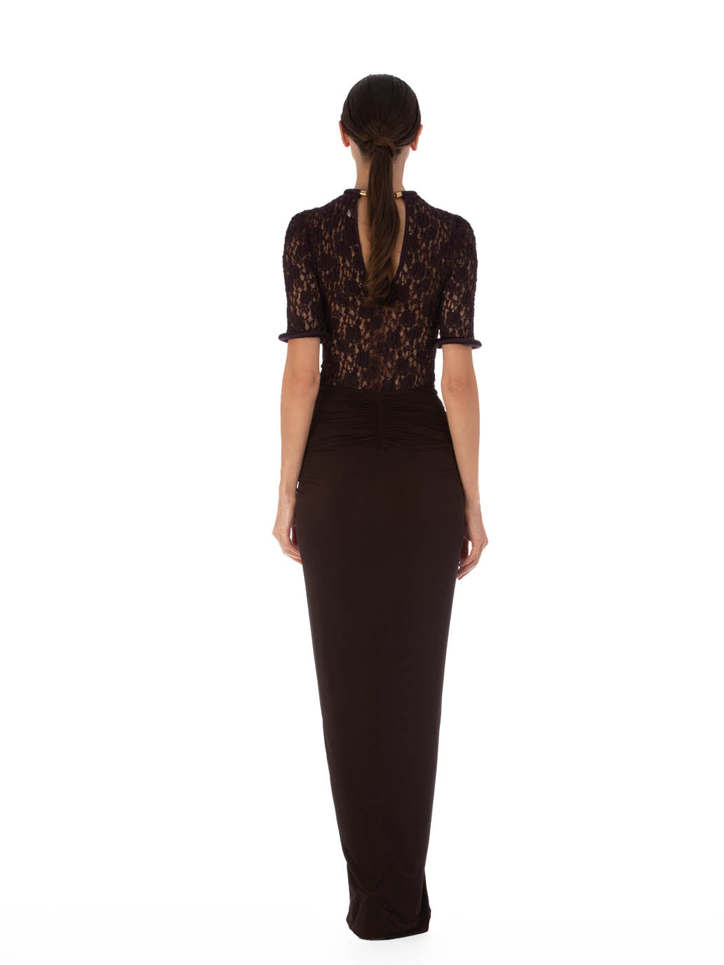 Venecia T-Shirt Brown with short sleeves displayed on a mannequin, featuring a floral pattern and solid cuffs.