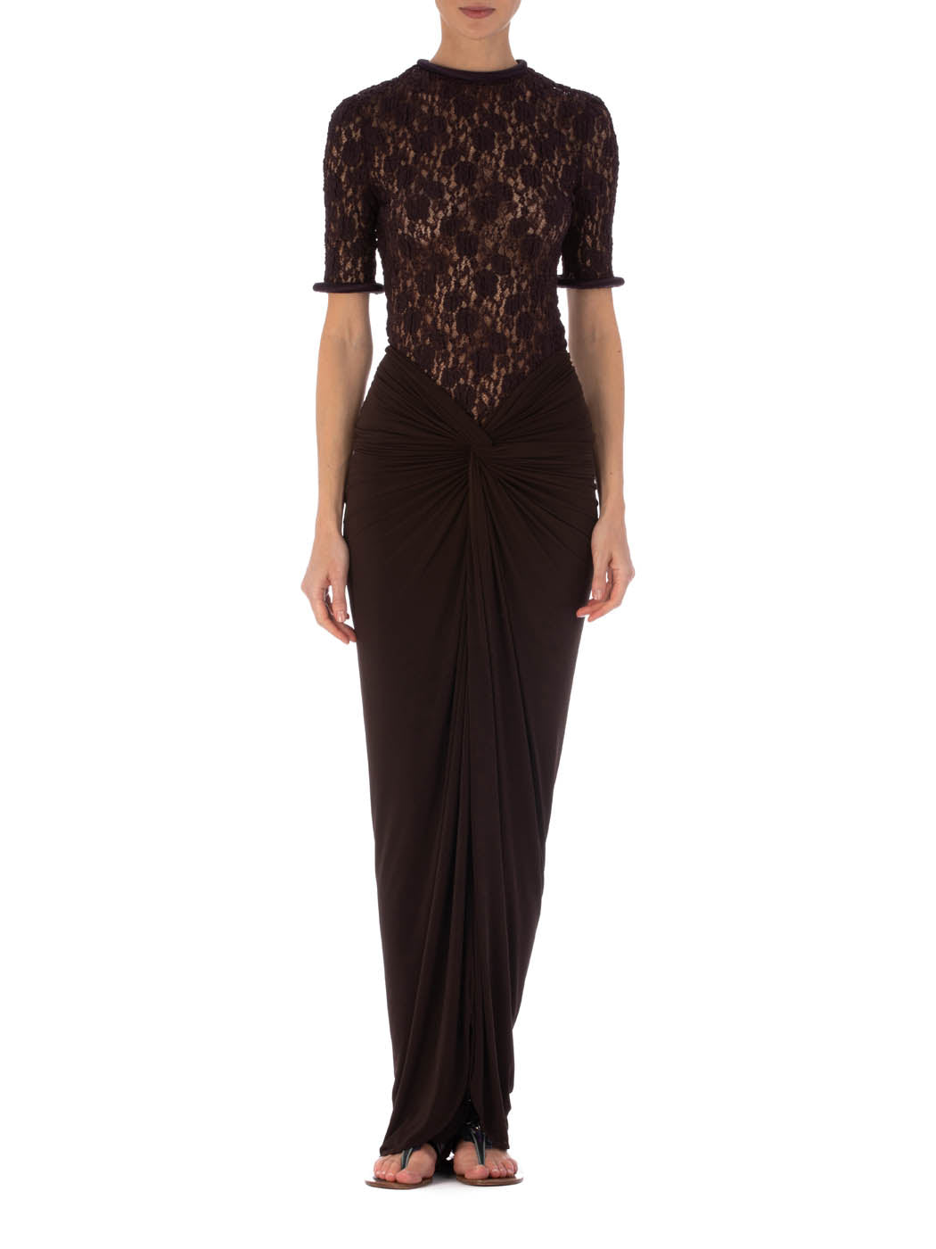 Venecia T-Shirt Brown with short sleeves displayed on a mannequin, featuring a floral pattern and solid cuffs.