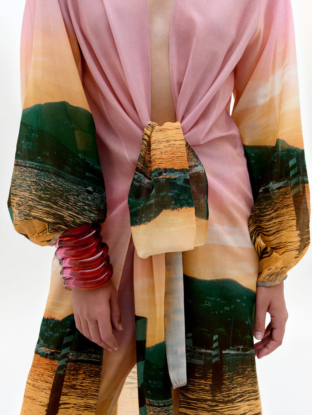 Yanil Robe