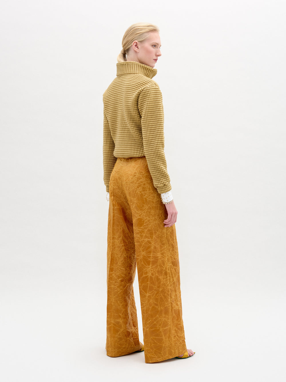 Emine Pant