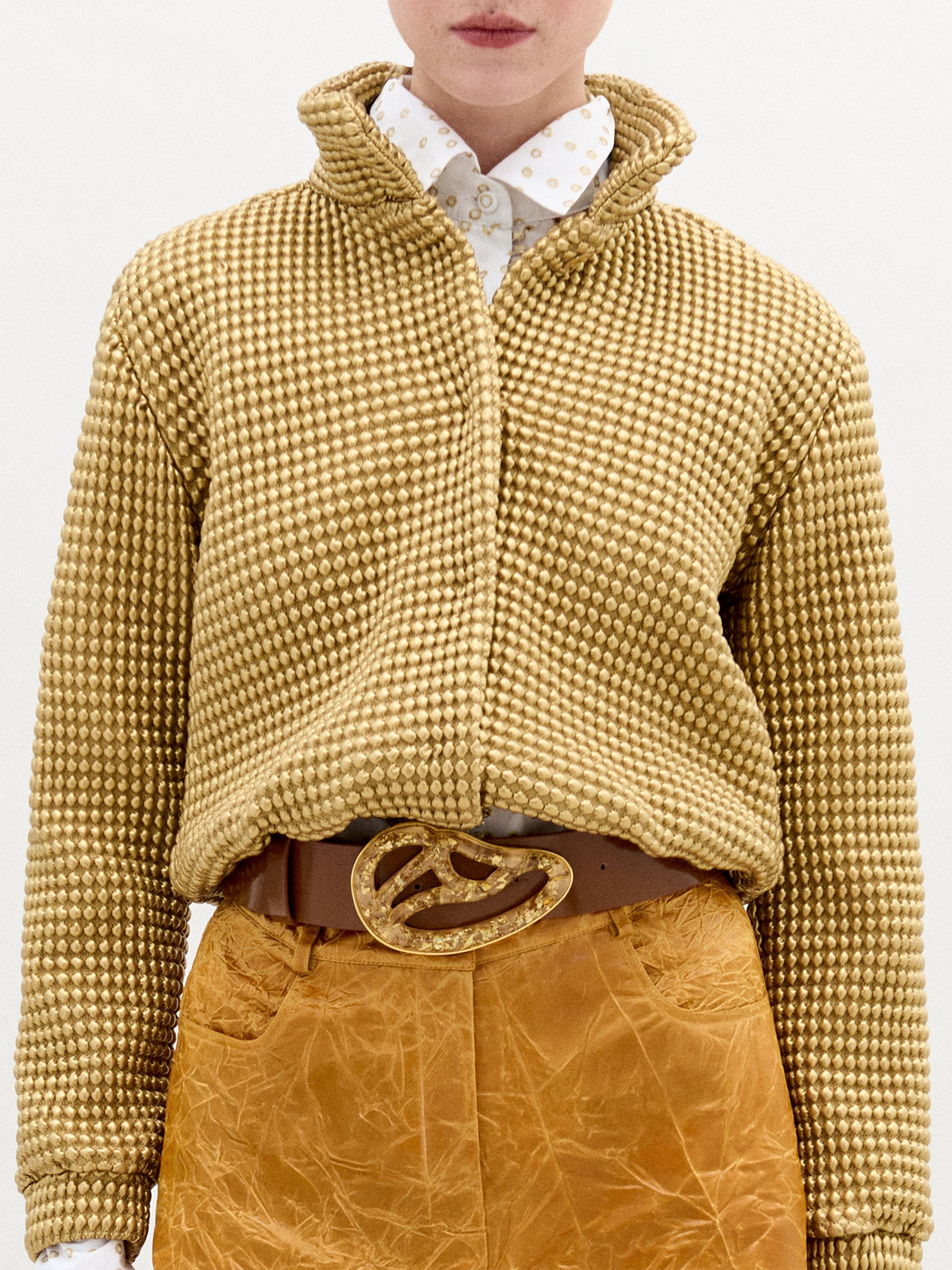 ZALTA_JACKET_-_GOLD_FRONT_DETAIL_FALL_2025_d1b692d6-5c61-401d-99d2-0221710c612c