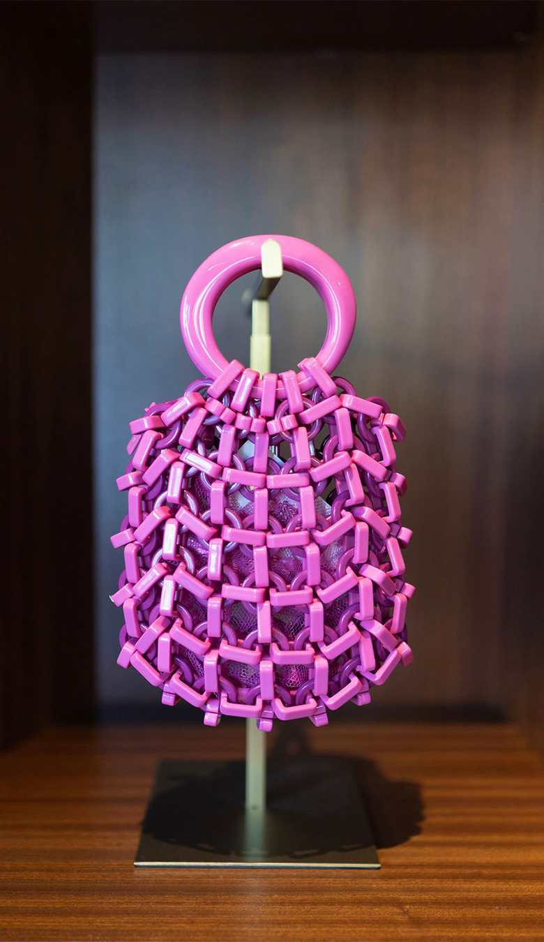 magenta_bag_cf777564-0813-476e-9aad-d614f50b4902